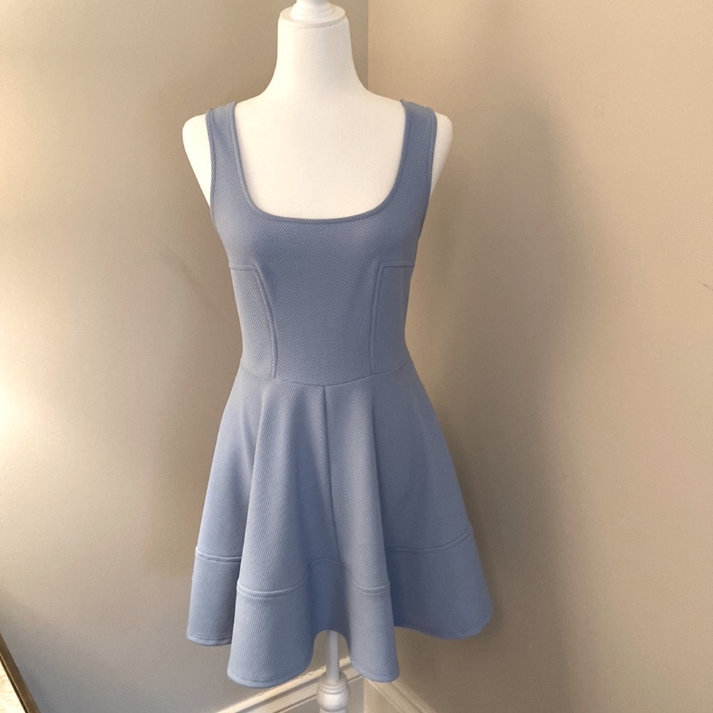 Lulu’s sleeveless dress, size M.